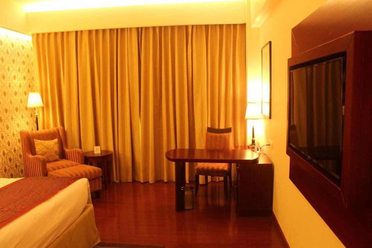 Ramada By Wyndham Jaipur Jaisinghpura Hotel Luaran gambar