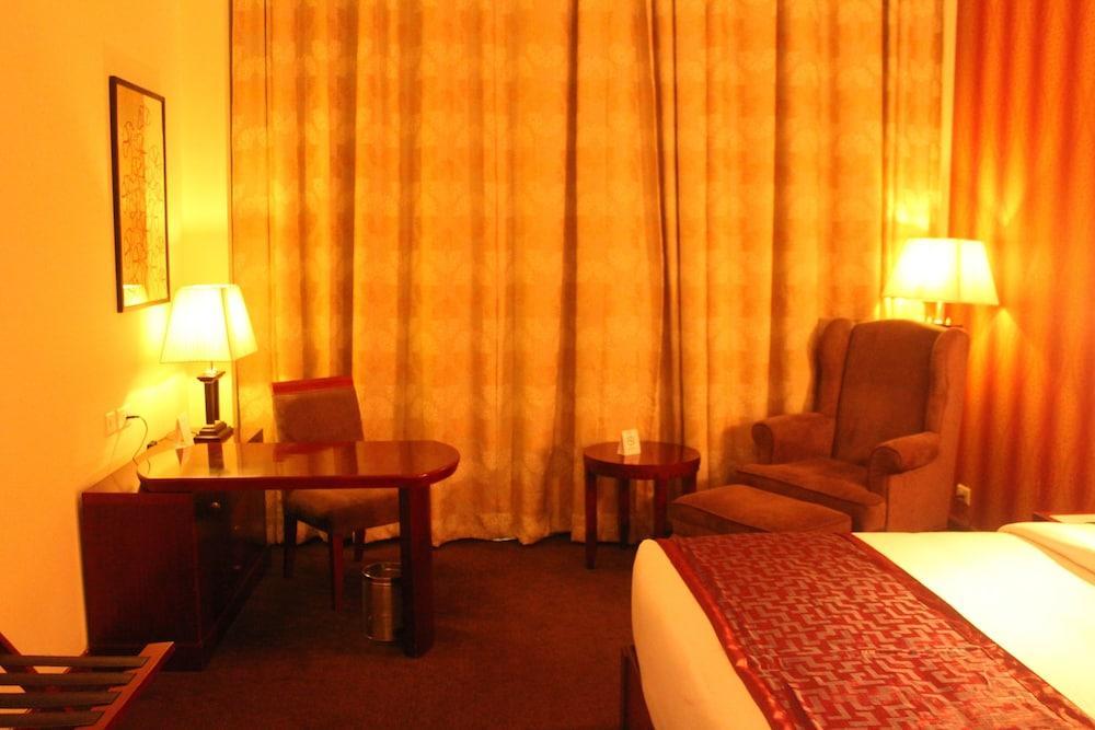 Ramada By Wyndham Jaipur Jaisinghpura Hotel Luaran gambar