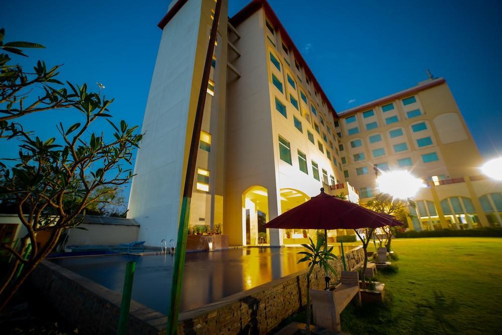 Ramada By Wyndham Jaipur Jaisinghpura Hotel Luaran gambar