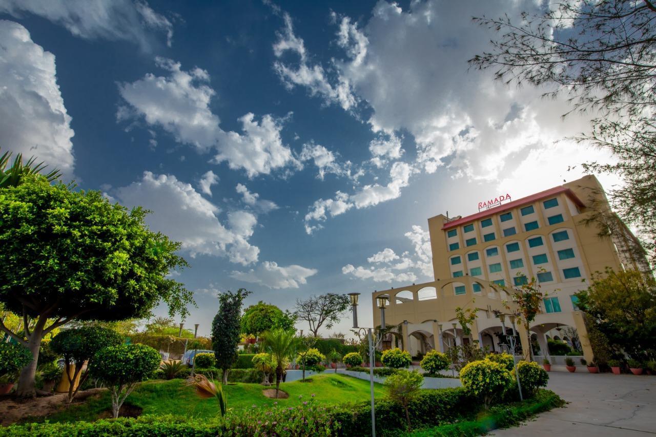 Ramada By Wyndham Jaipur Jaisinghpura Hotel Luaran gambar